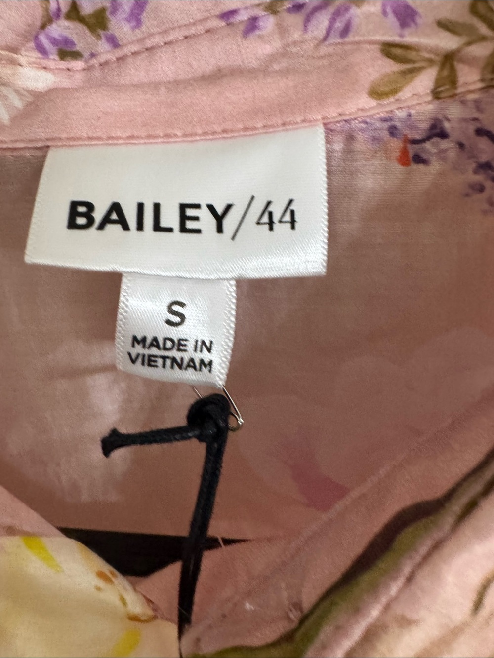 NWT Bailey/44 Pink Floral Semi-Sheer Button Down Blouse S - Picture 3 of 5